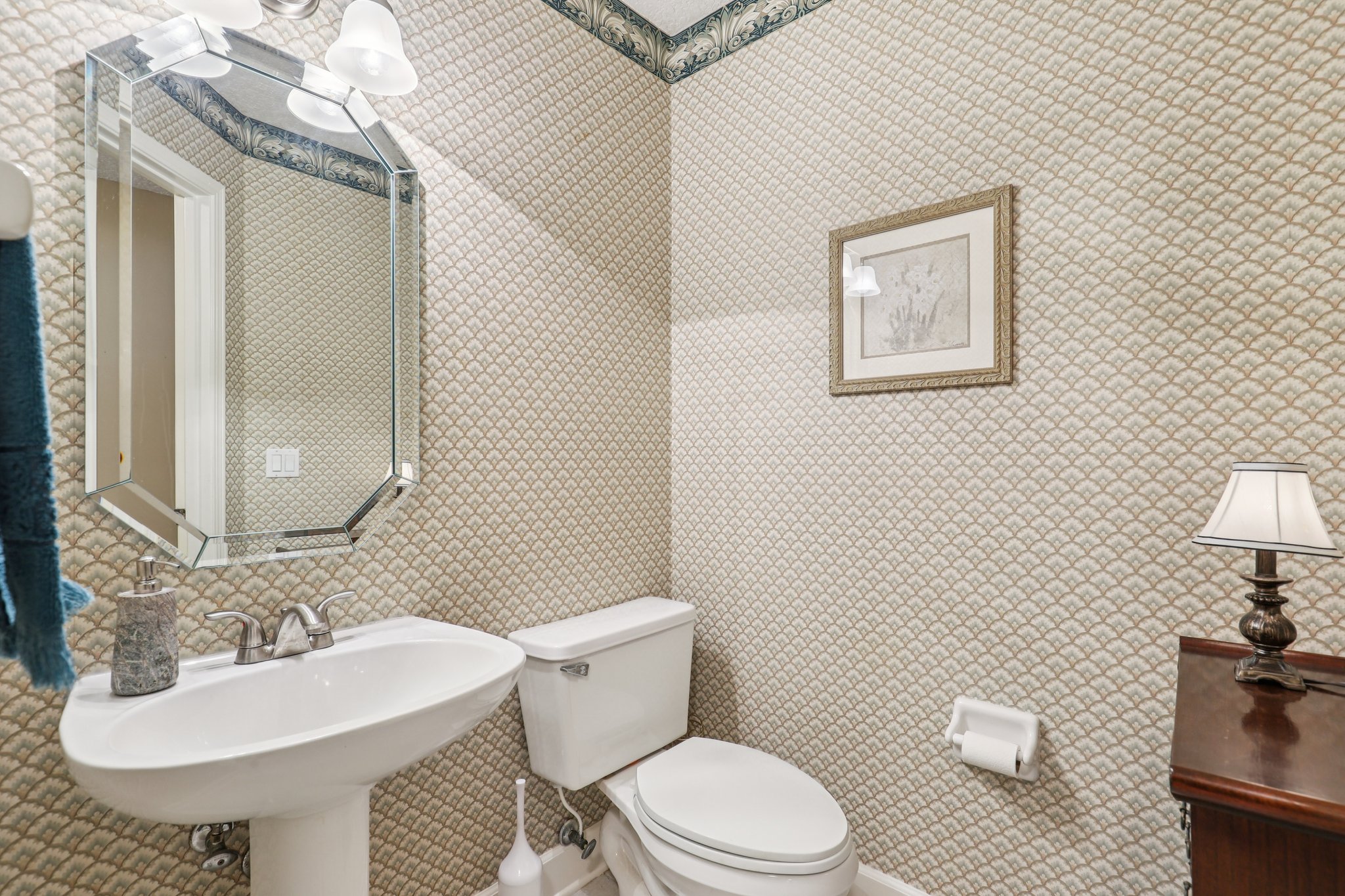 Woodlake Dr-S1209-025.jpg