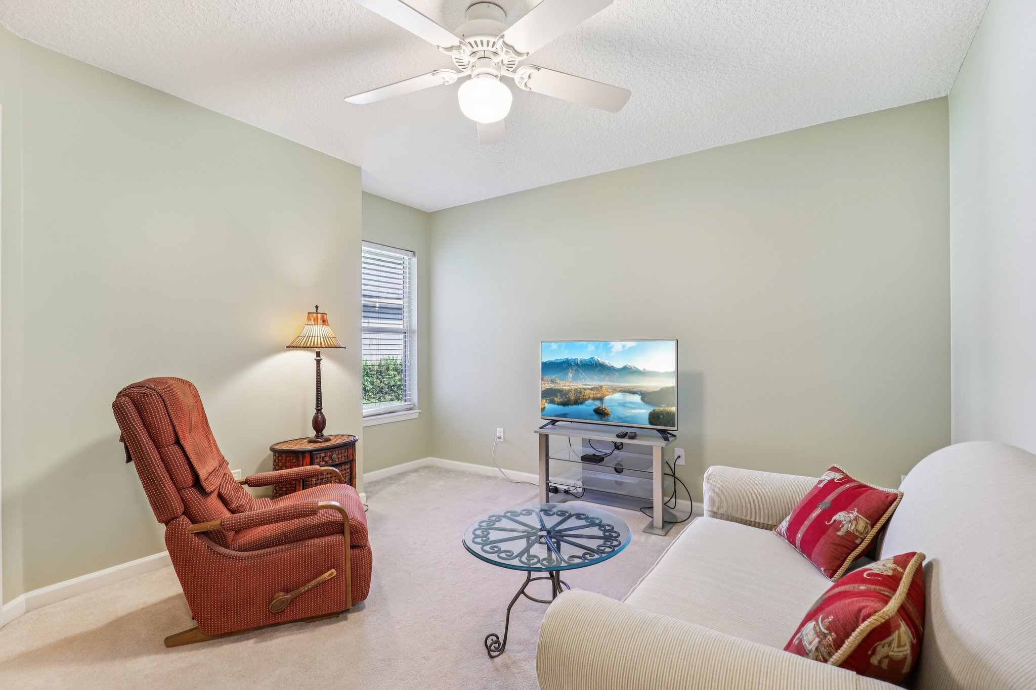 Woodlake Dr-S1209-027.jpg