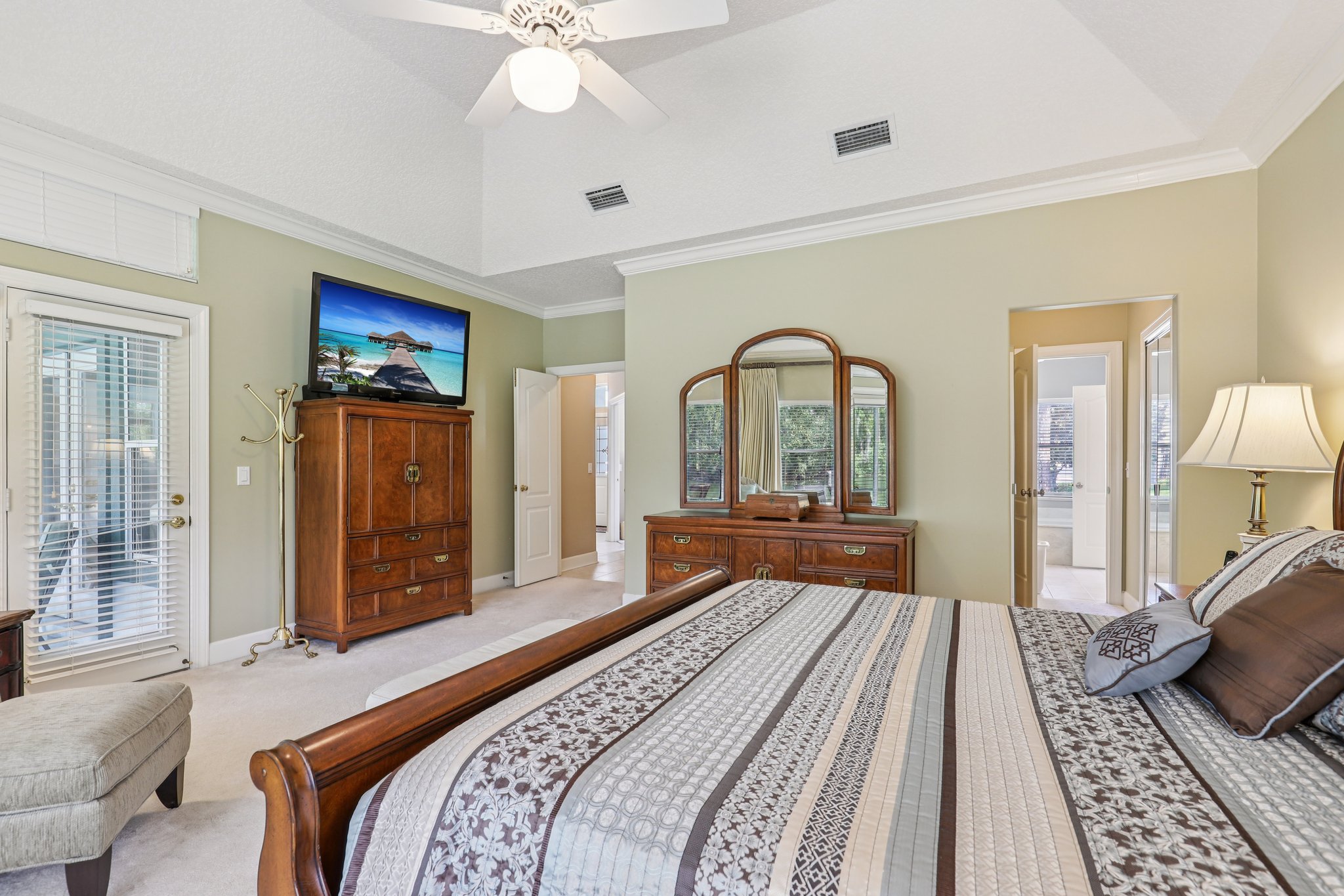 Woodlake Dr-S1209-036.jpg