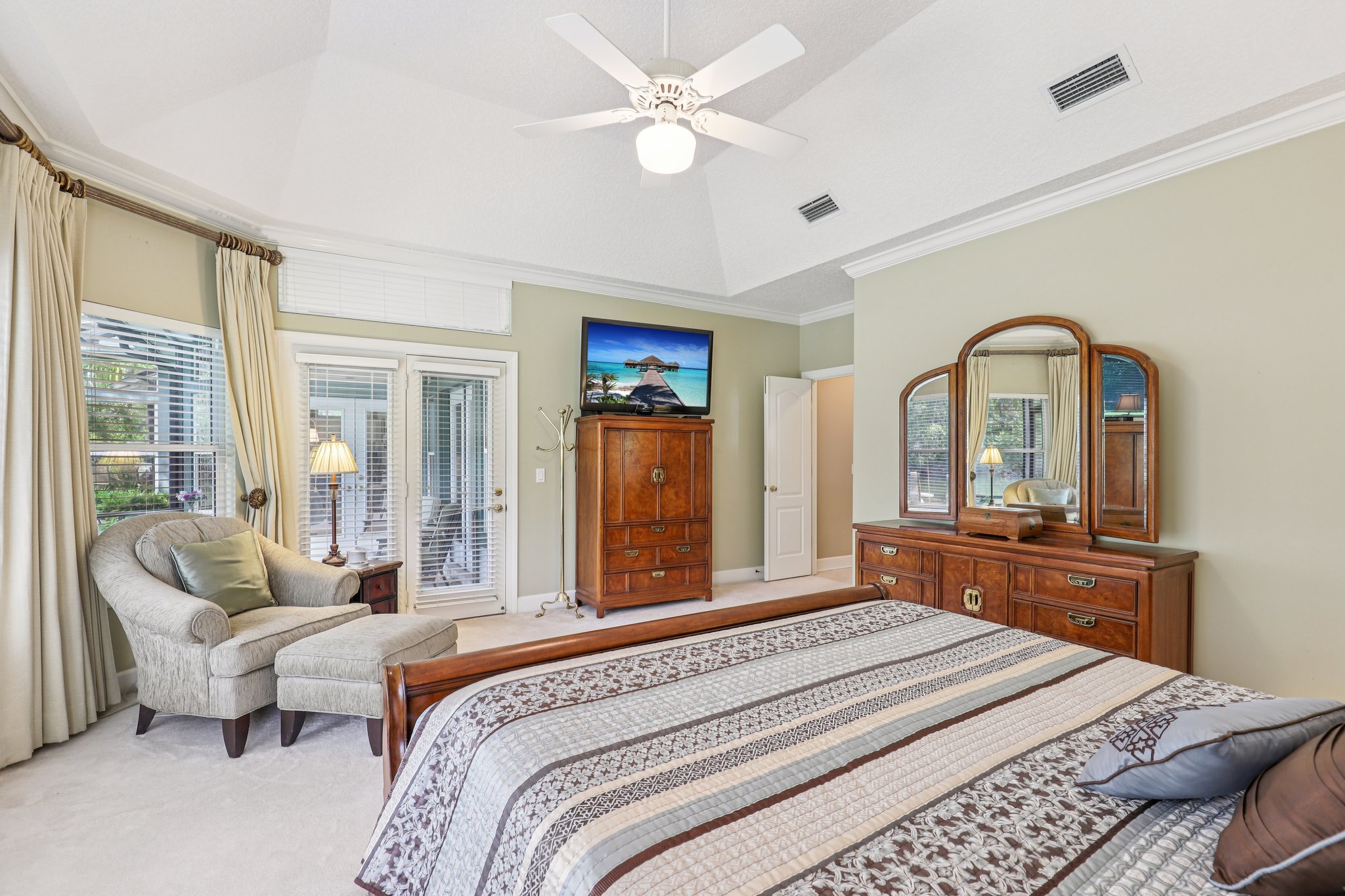 Woodlake Dr-S1209-037.jpg