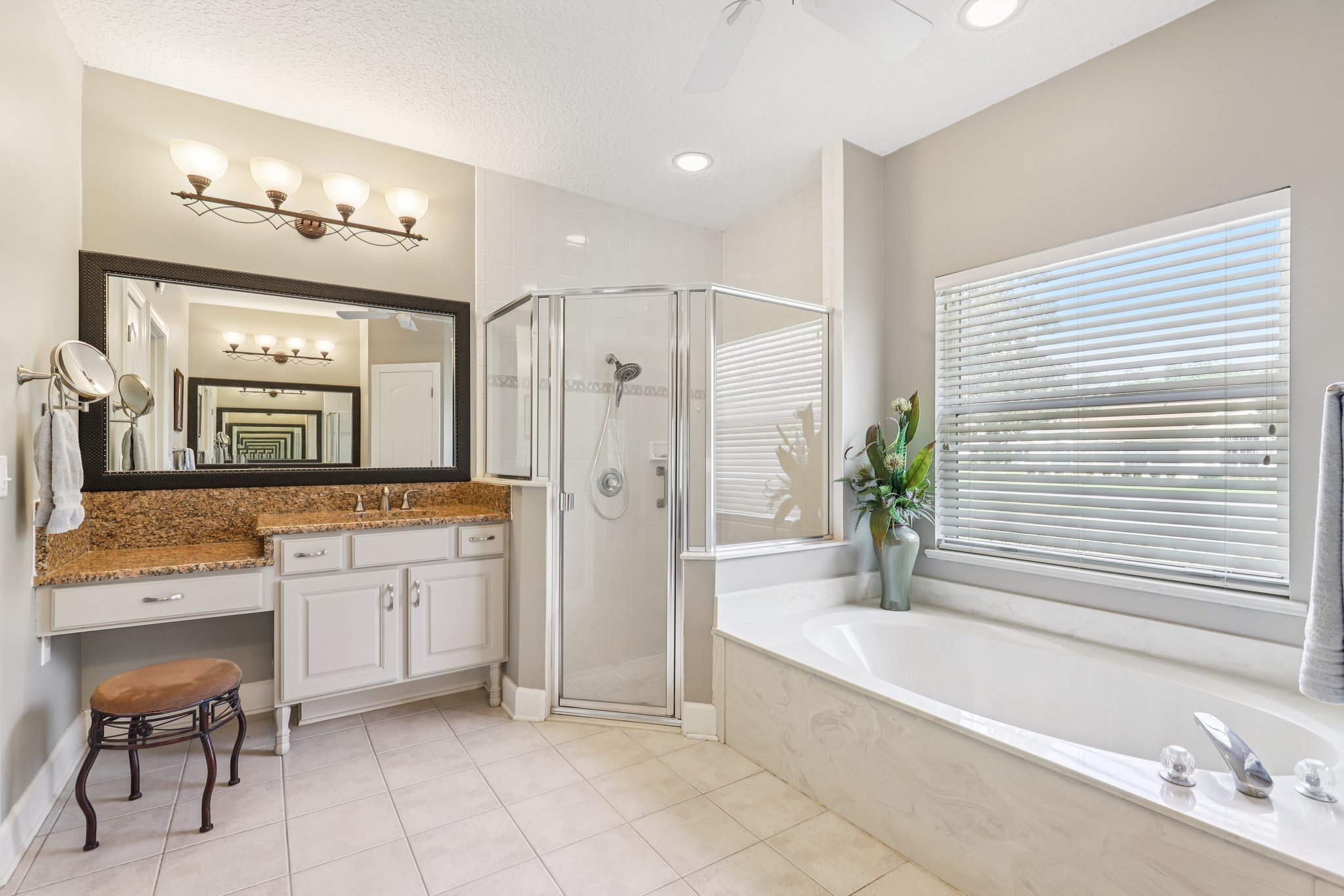 Woodlake Dr-S1209-038.jpg