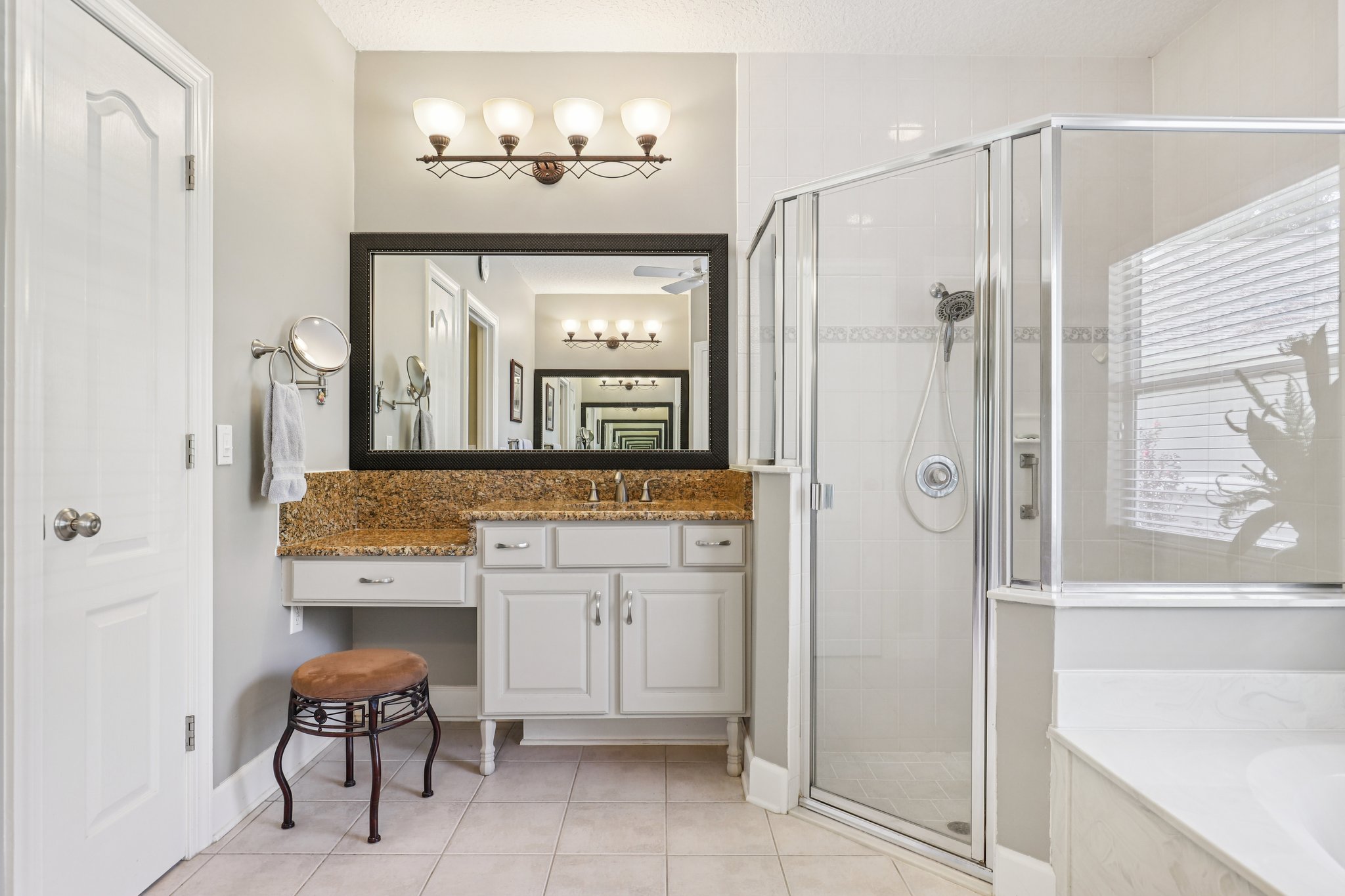 Woodlake Dr-S1209-040.jpg