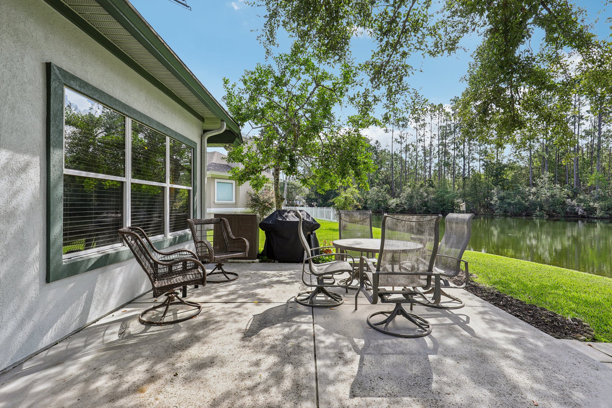 Woodlake Dr-S1209-045.jpg