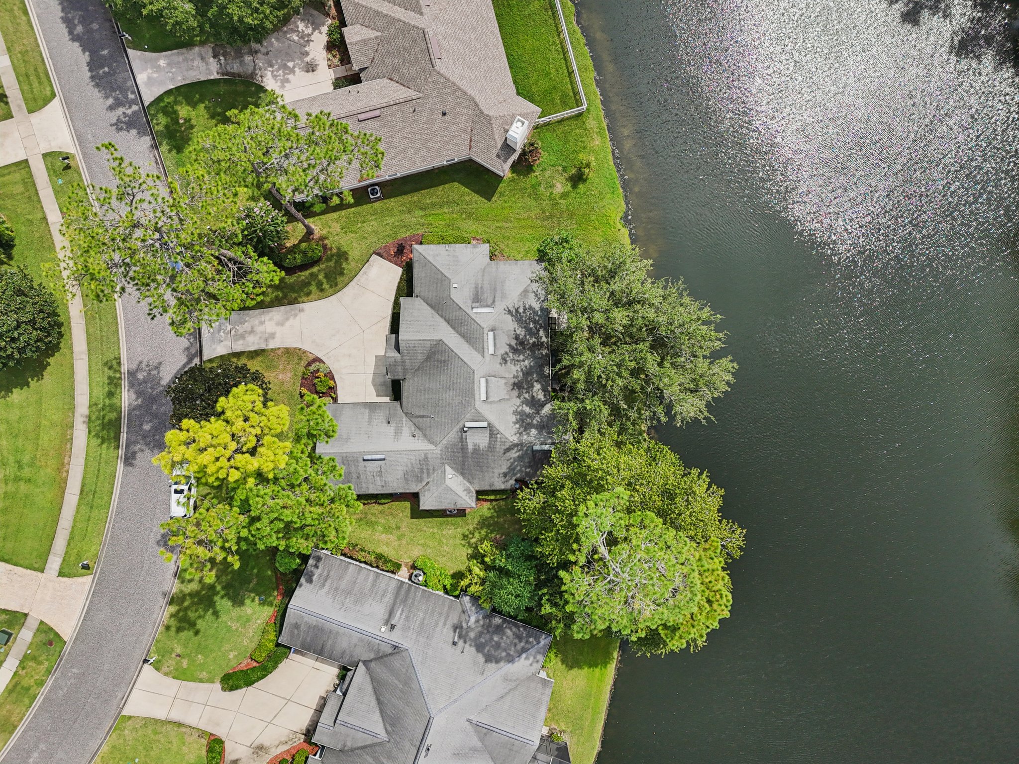 Woodlake Dr-S1209-070.jpg