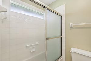 Woodlake Dr-S1209-030.jpg