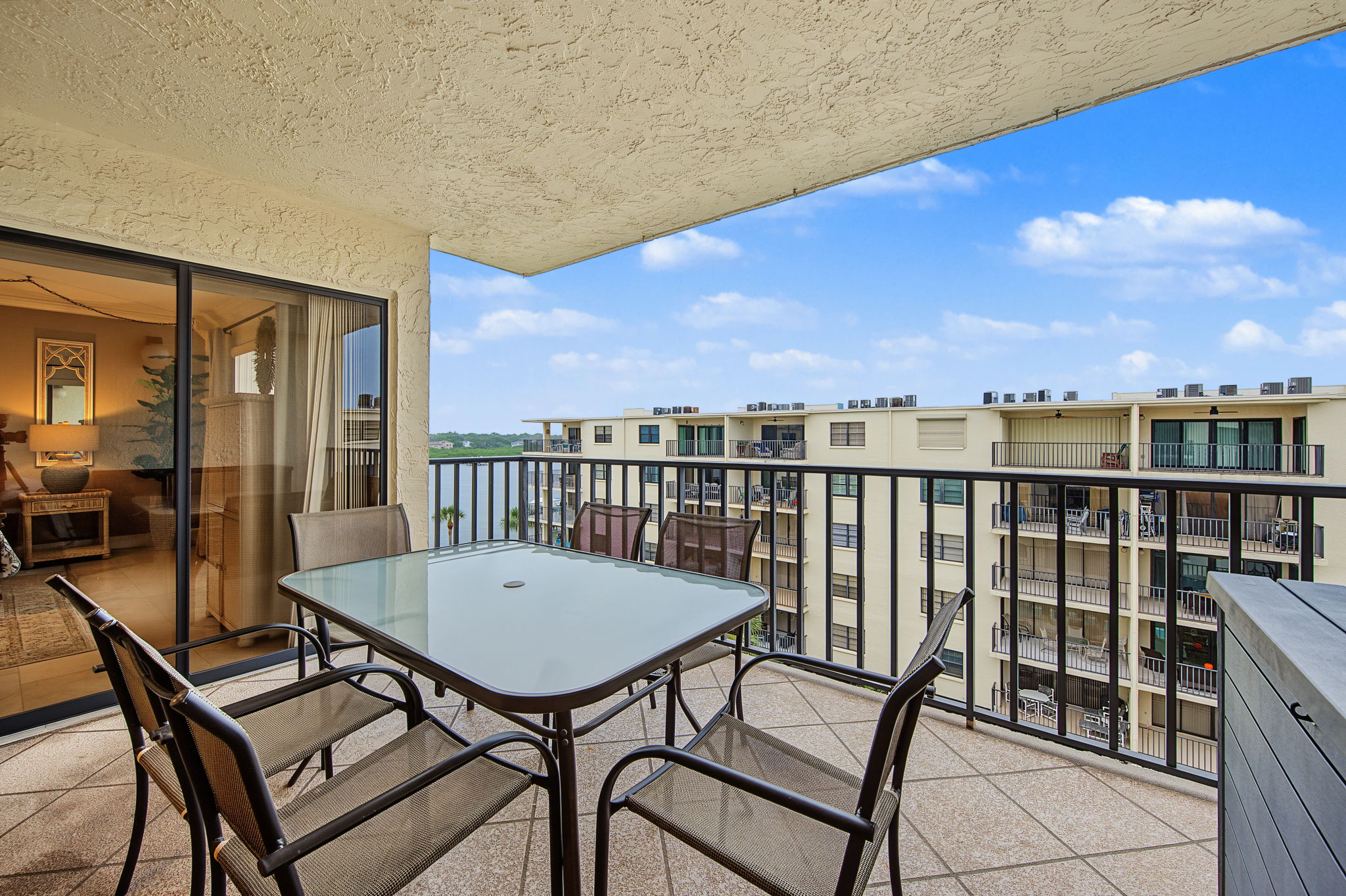 Balcony4