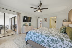 Primary Bedroom1b