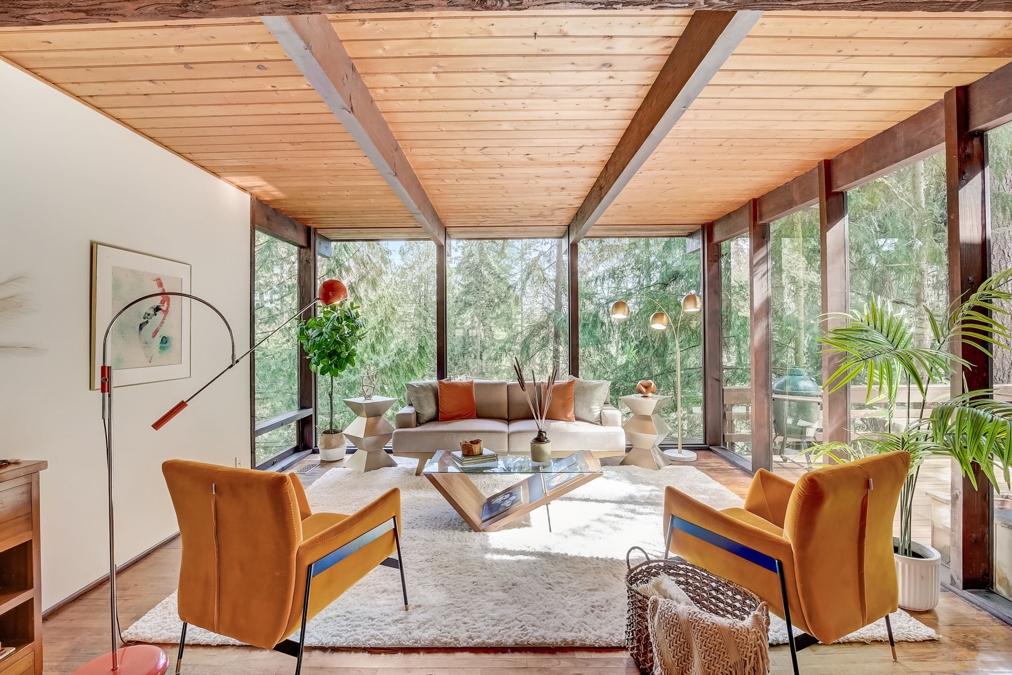 Floor to Ceiling windows w/territorial VIEW