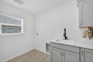 Butler Pantry/Laundry