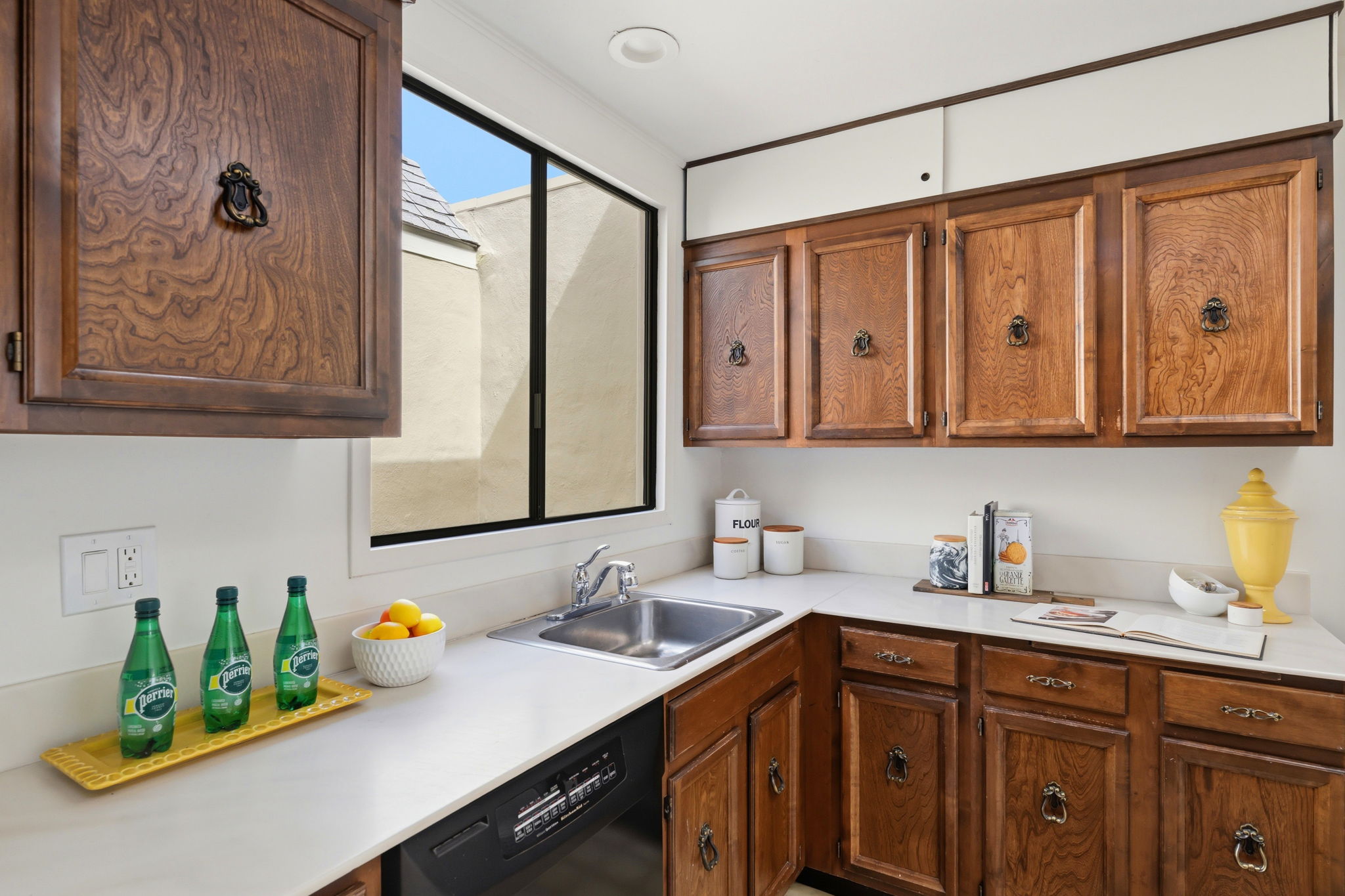 016_F8_1955 18th Ave