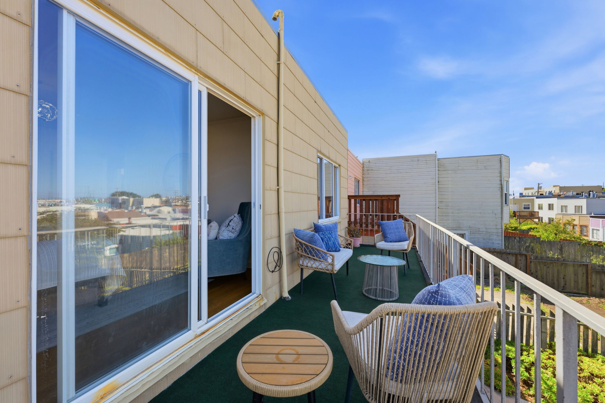 042_F8_1955 18th Ave