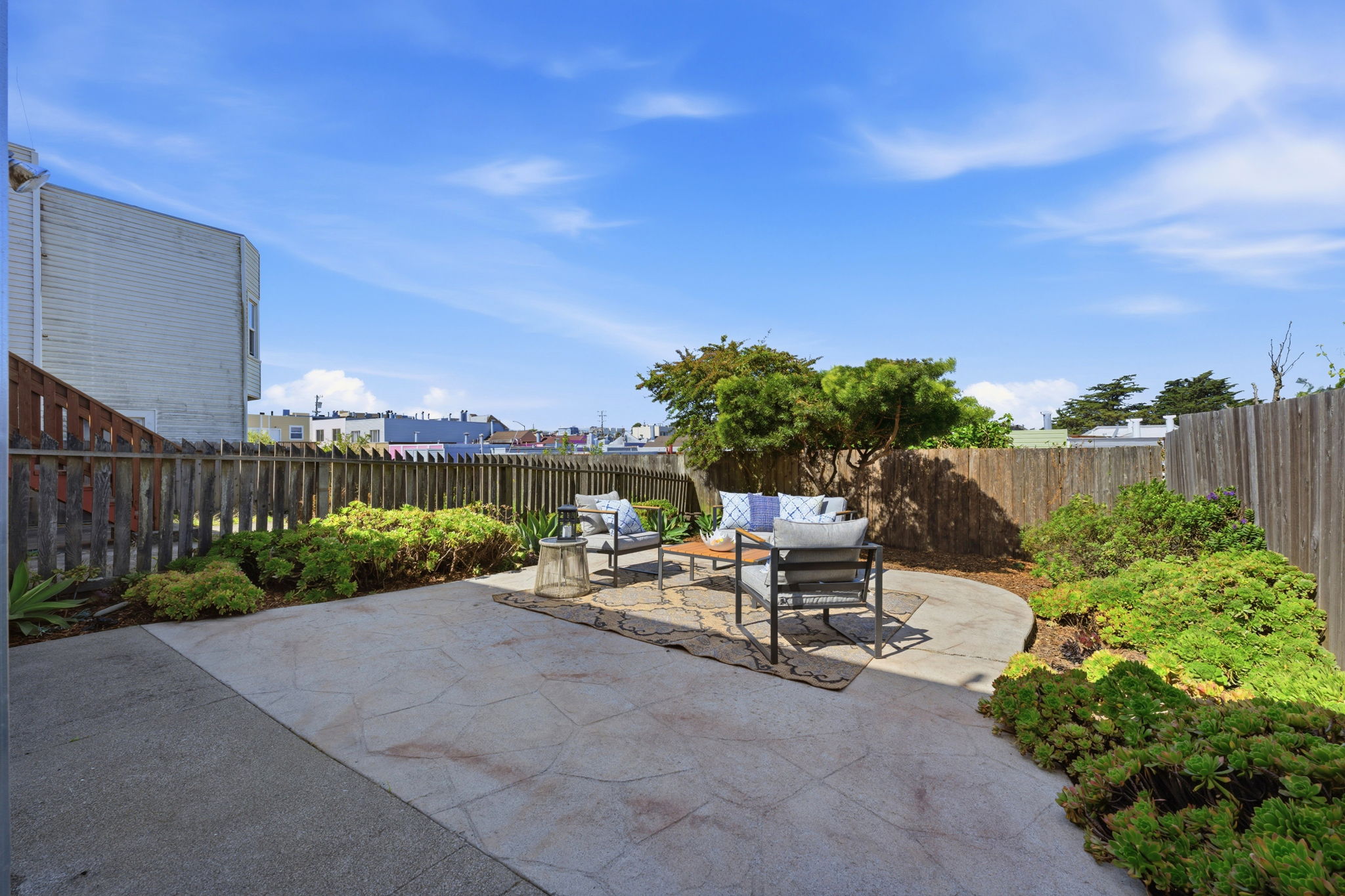 046_F8_1955 18th Ave