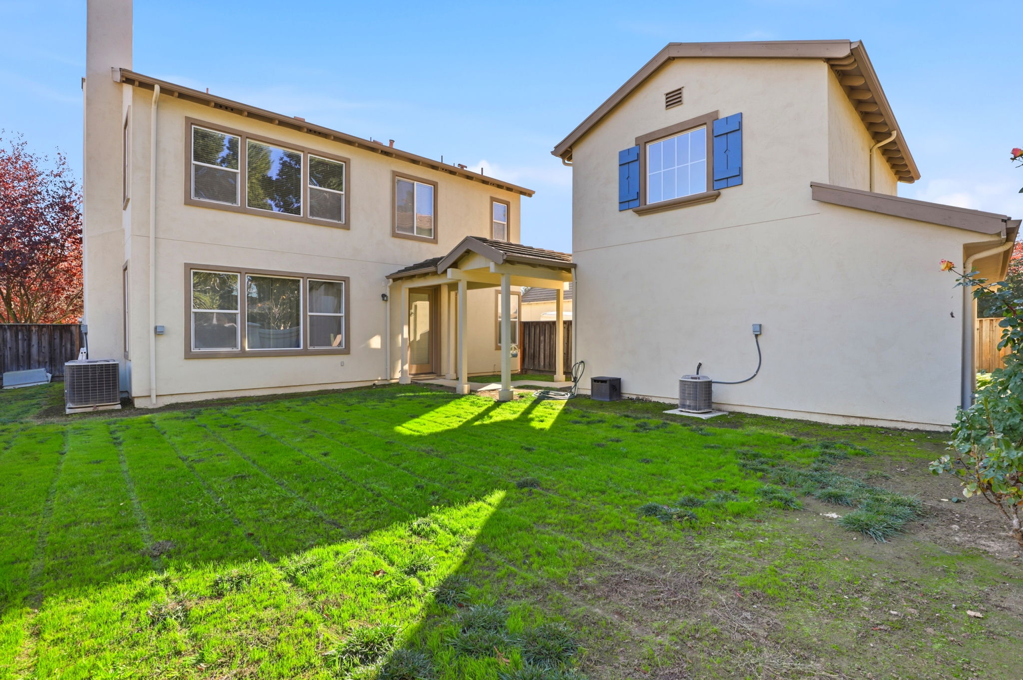 045_f8_1955 Domaine Dr