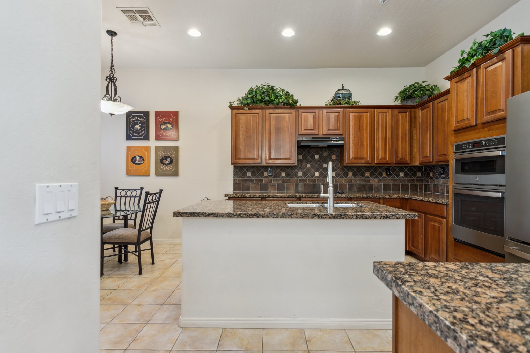 19550 N Grayhawk Dr 1136 - 010.jpg