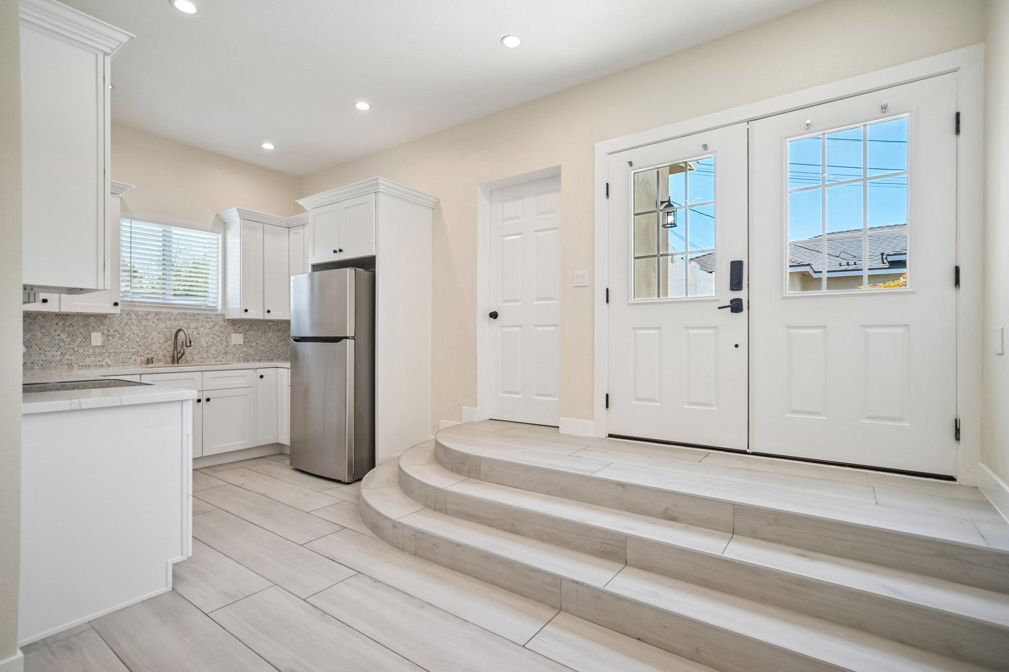 N Ontario St unit 101-S1707-006.jpg