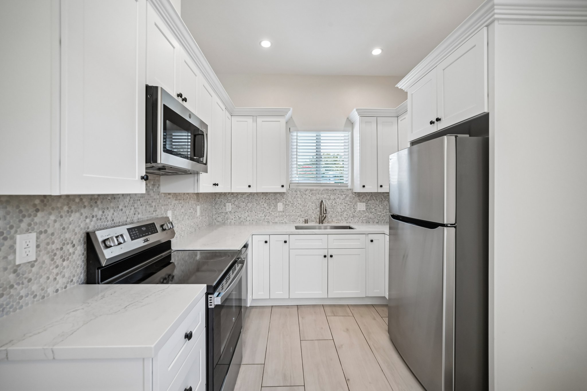 N Ontario St unit 101-S1707-007.jpg