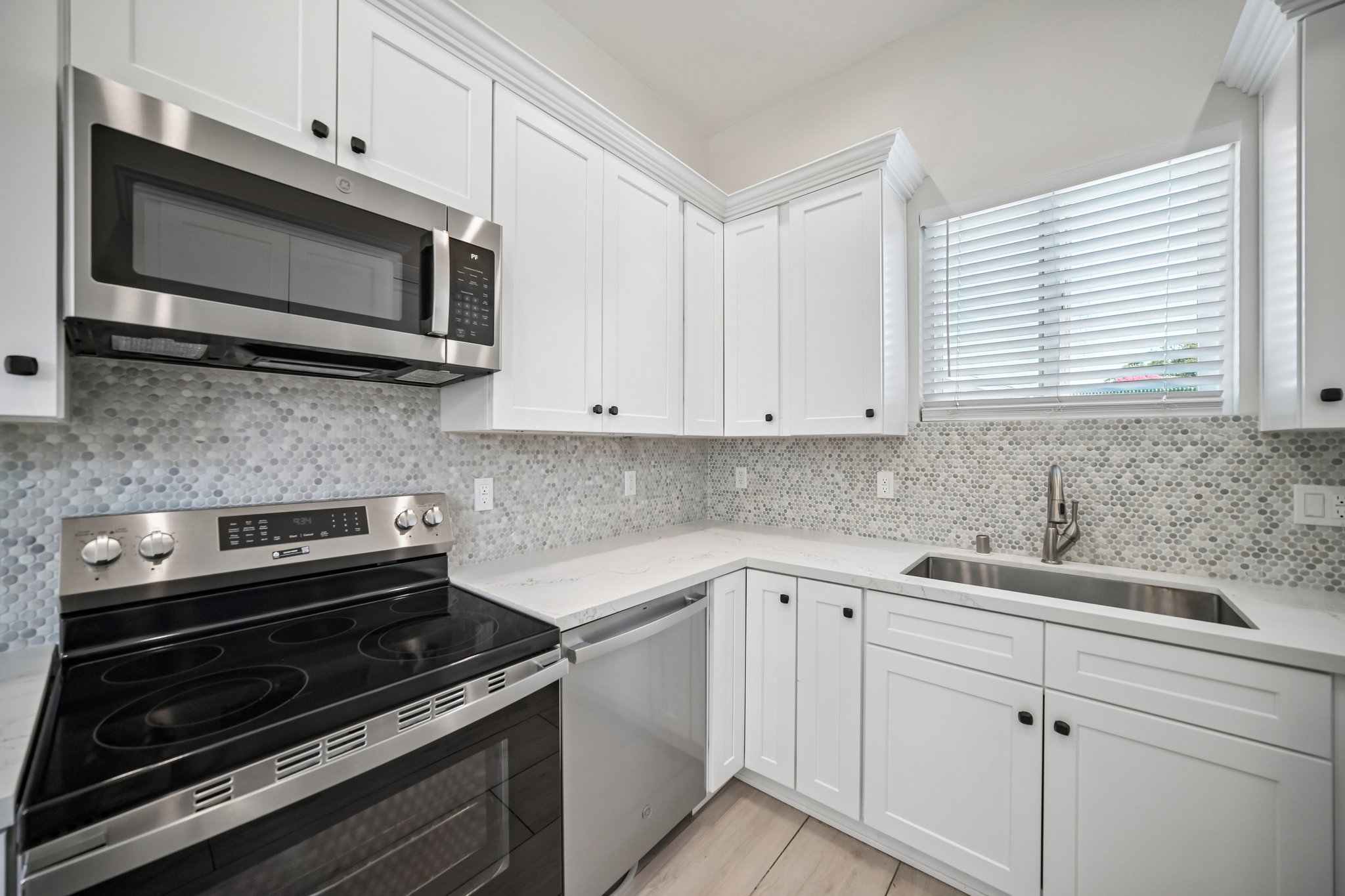 N Ontario St unit 101-S1707-008.jpg