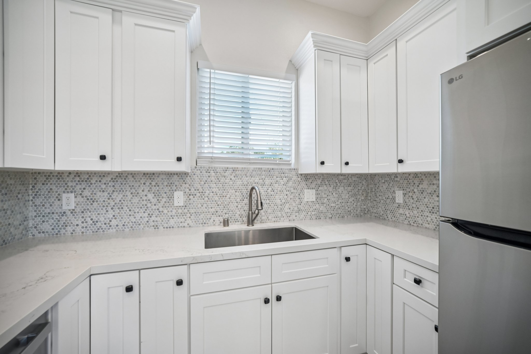 N Ontario St unit 101-S1707-009.jpg