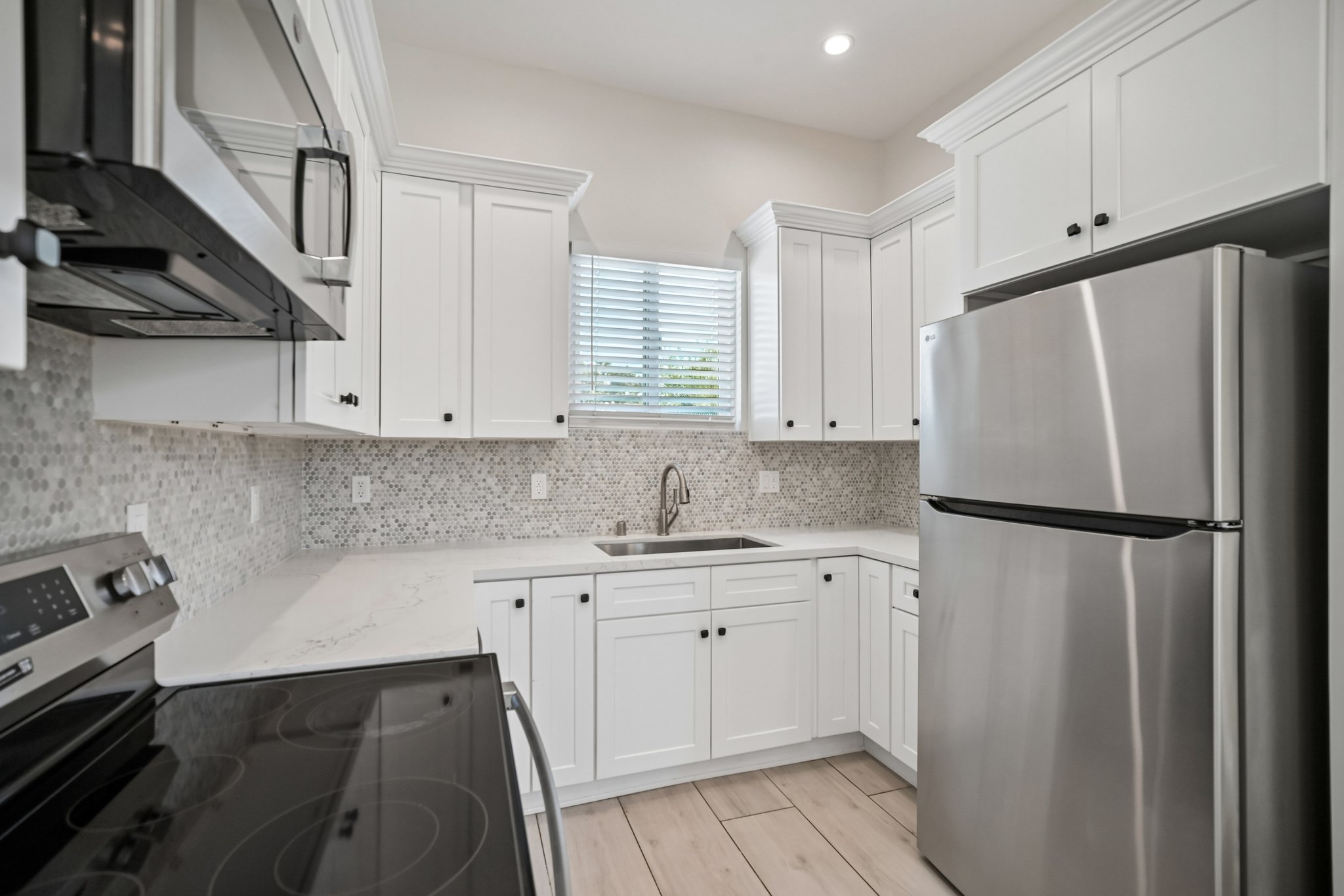 N Ontario St unit 101-S1707-010.jpg