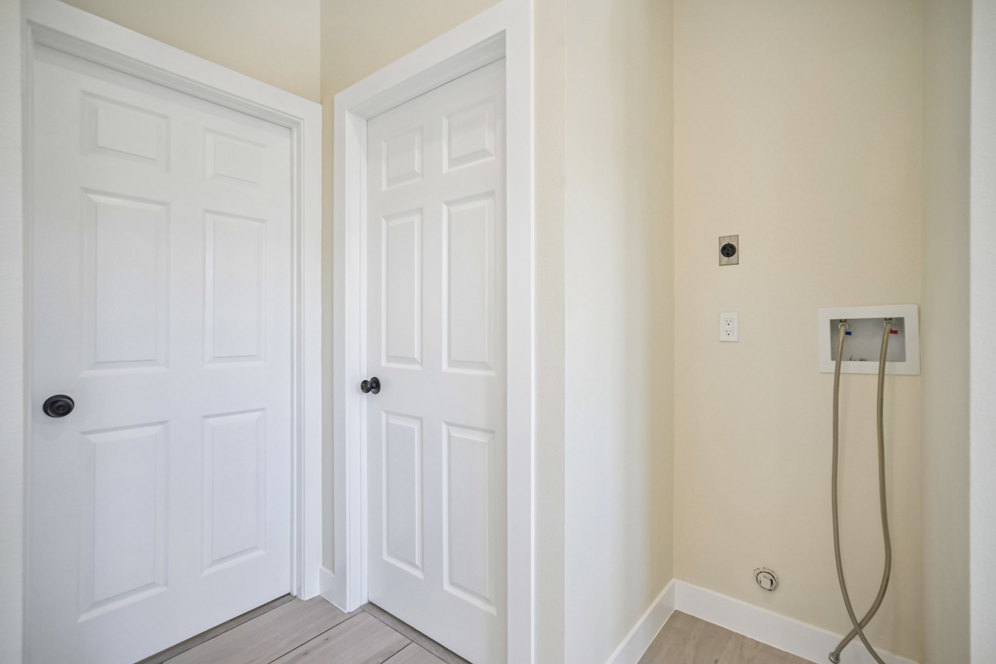 N Ontario St unit 101-S1707-011.jpg