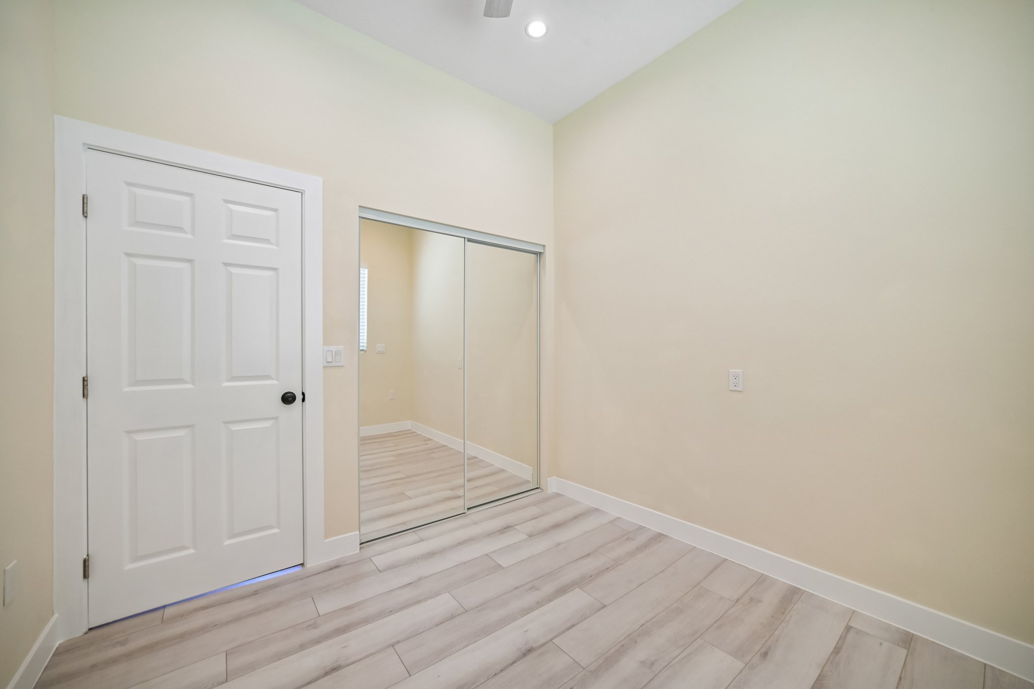 N Ontario St unit 101-S1707-016.jpg