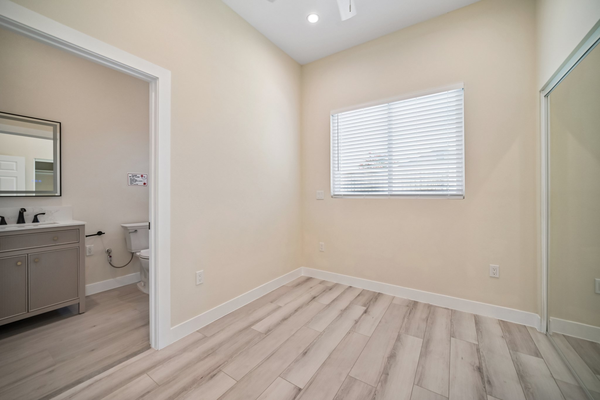 N Ontario St unit 101-S1707-017.jpg
