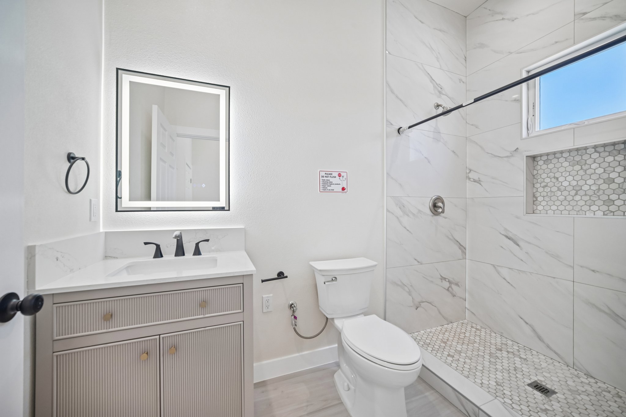 N Ontario St unit 101-S1707-020.jpg