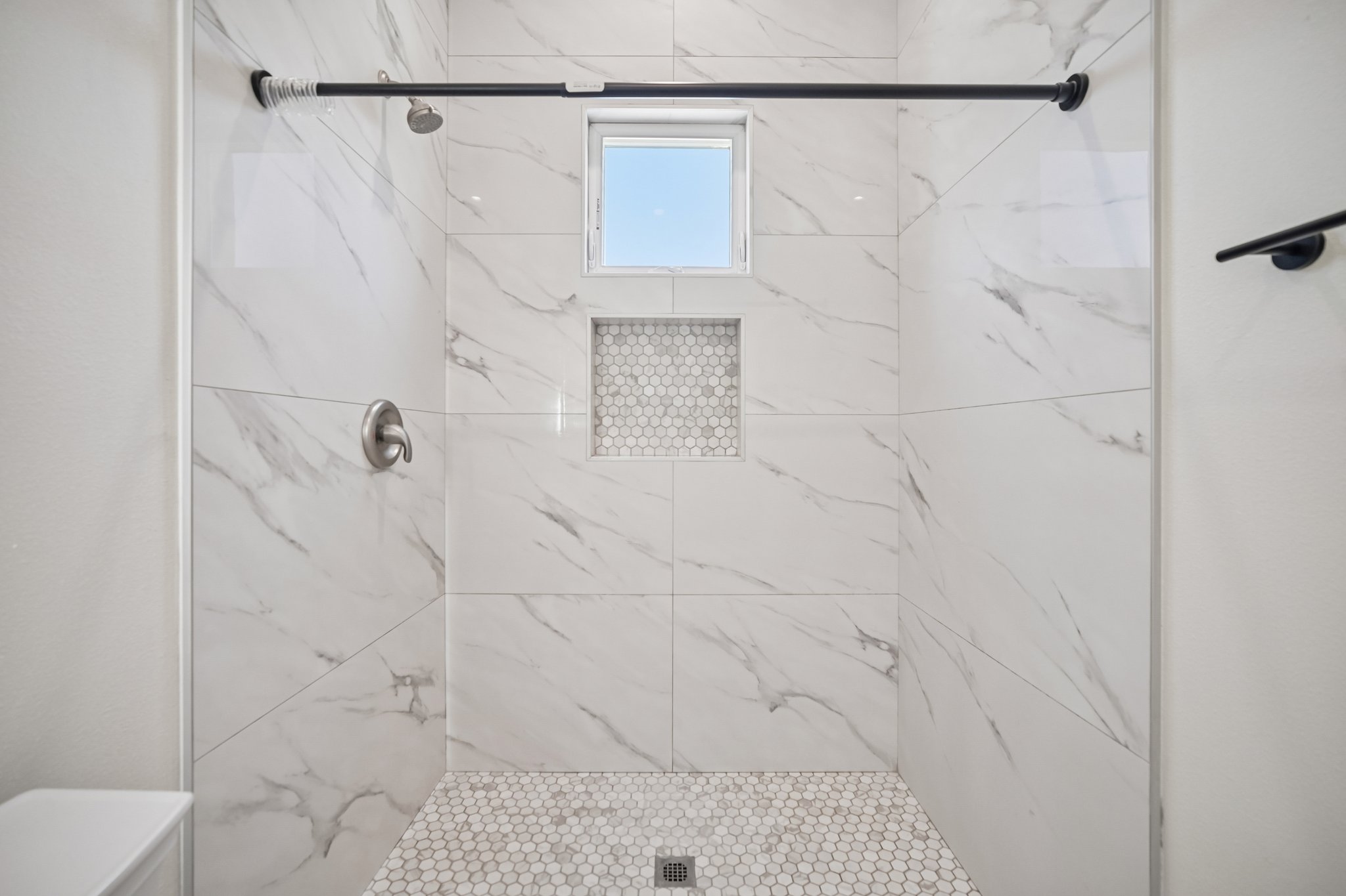N Ontario St unit 101-S1707-021.jpg
