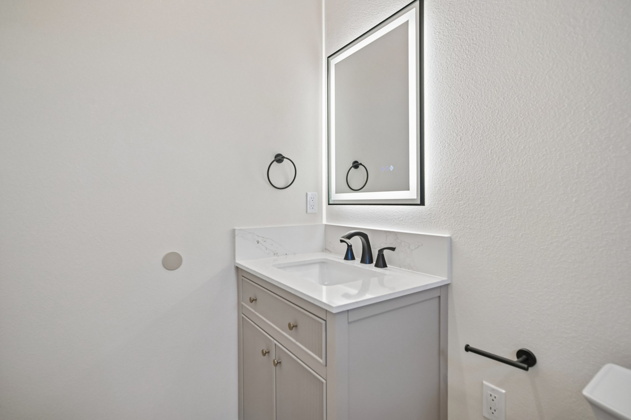 N Ontario St unit 101-S1707-022.jpg