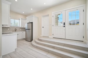 N Ontario St unit 101-S1707-006.jpg