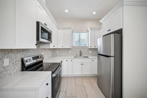 N Ontario St unit 101-S1707-007.jpg