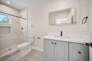 N Ontario St unit 101-S1707-012.jpg