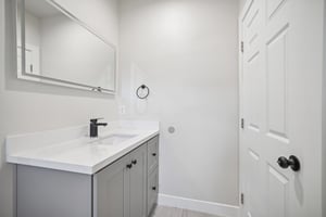 N Ontario St unit 101-S1707-014.jpg