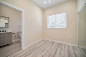 N Ontario St unit 101-S1707-017.jpg