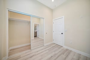 N Ontario St unit 101-S1707-018.jpg