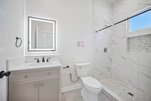 N Ontario St unit 101-S1707-020.jpg