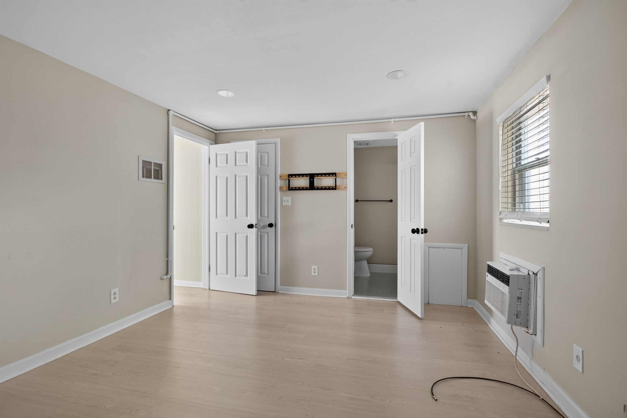 BEDROOM- UNIT E