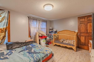  Photo 32