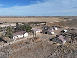  Photo 0