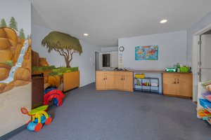  Photo 32