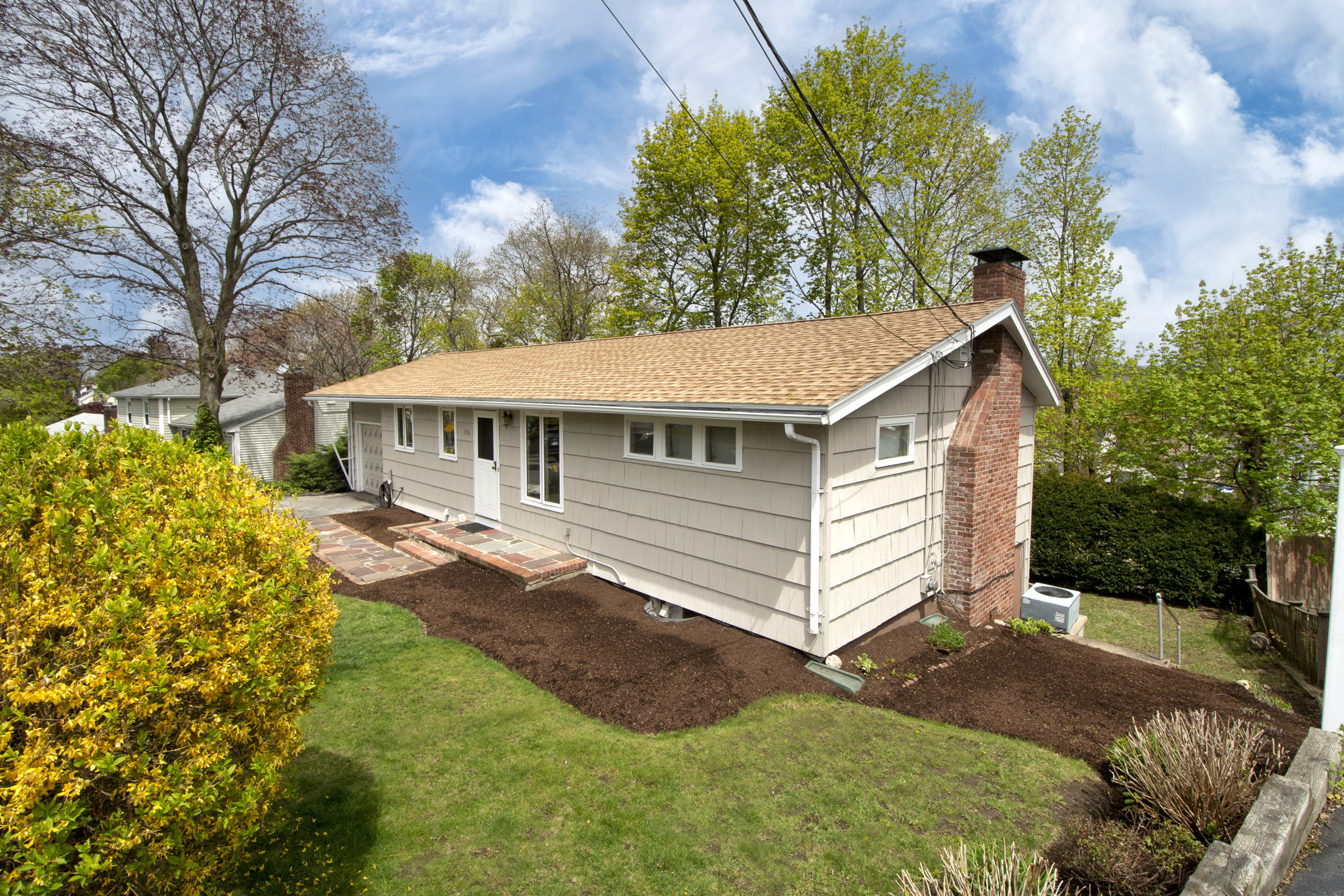 196 Governors Rd, Quincy, MA 02169, USA Photo 4