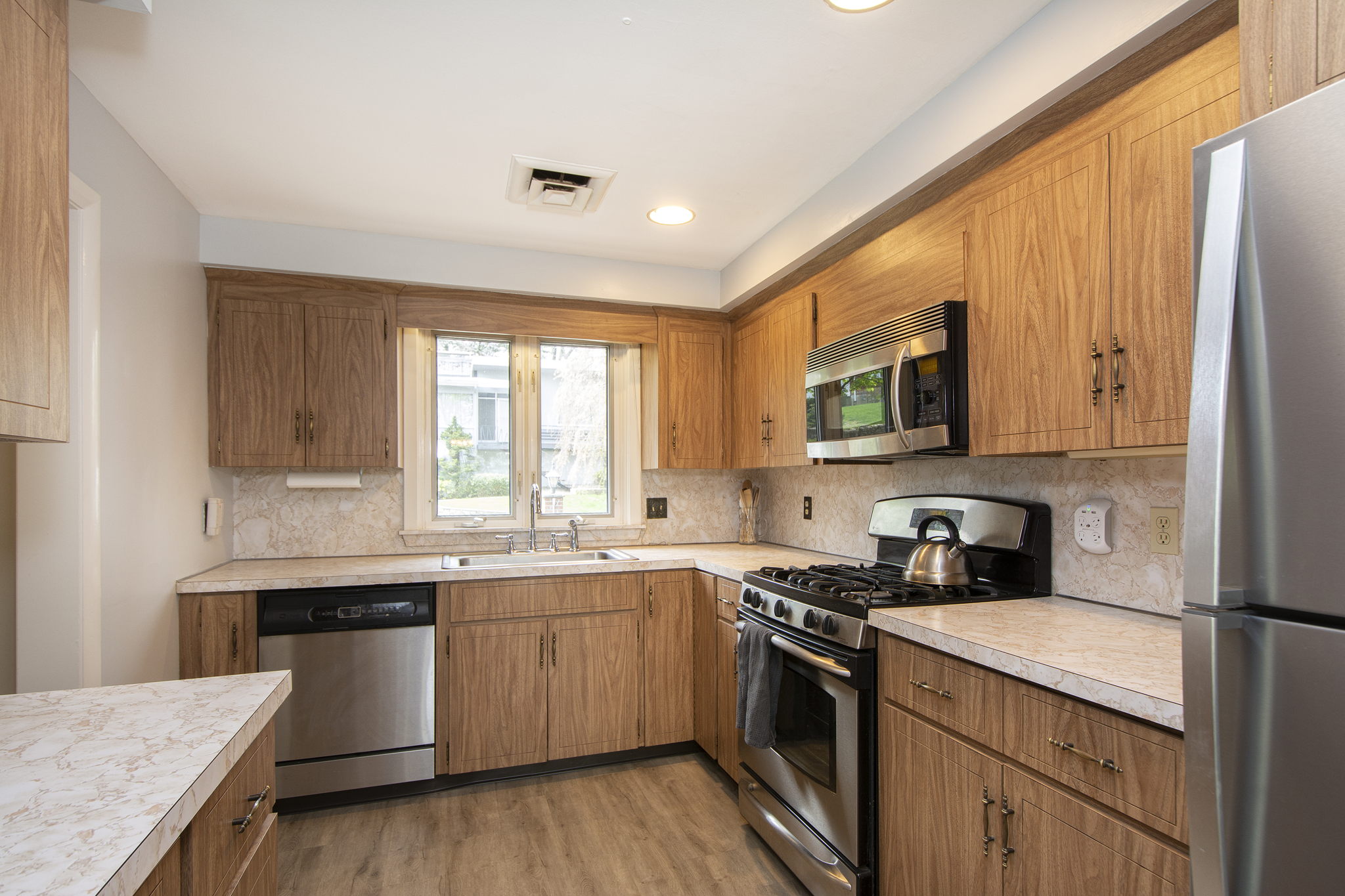 196 Governors Rd, Quincy, MA 02169, USA Photo 12