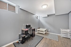  Photo 48
