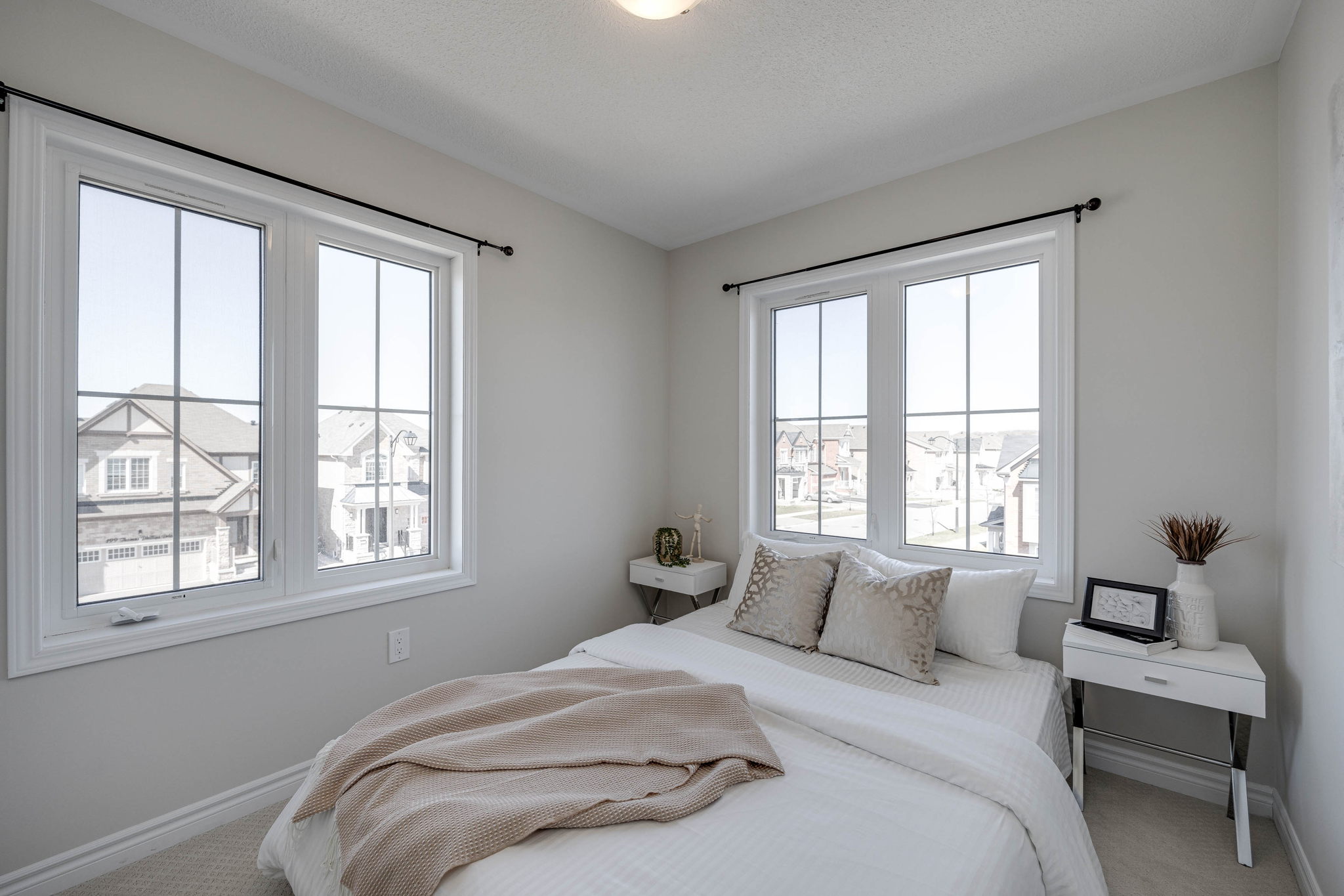 Newmarket property showcase — delivered property photograph 37