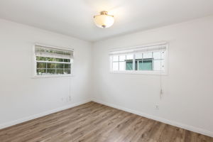  19608 Hamlin St, Los Angeles, CA 91335, US Photo 24