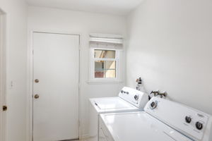  19608 Hamlin St, Los Angeles, CA 91335, US Photo 20