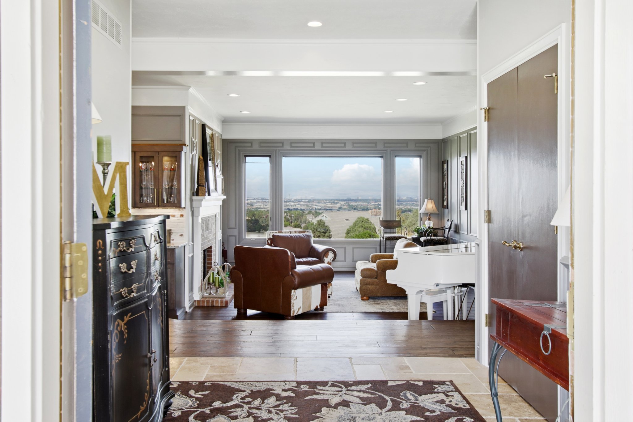 E Long Ave-S1809-006.jpg