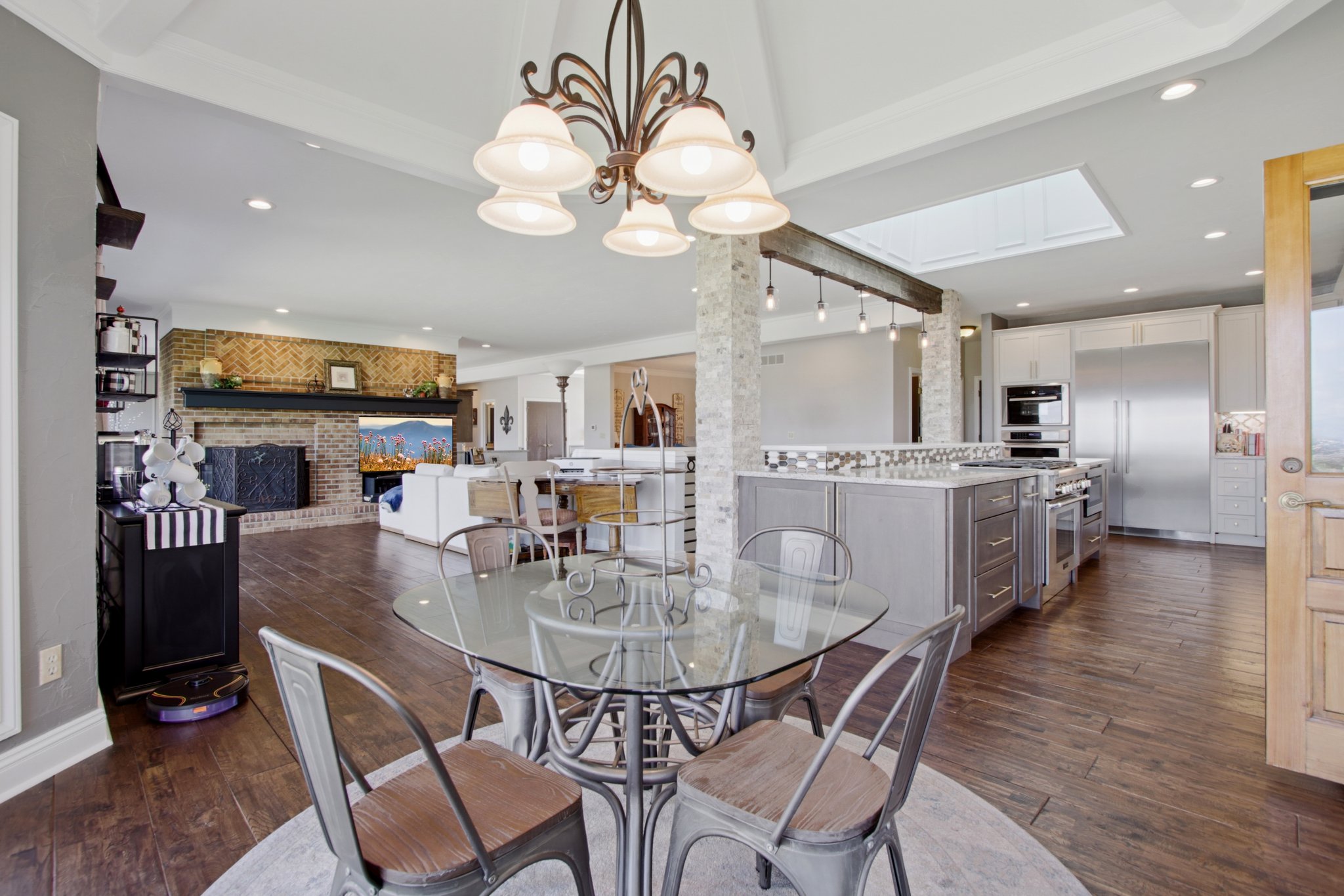 E Long Ave-S1809-023.jpg