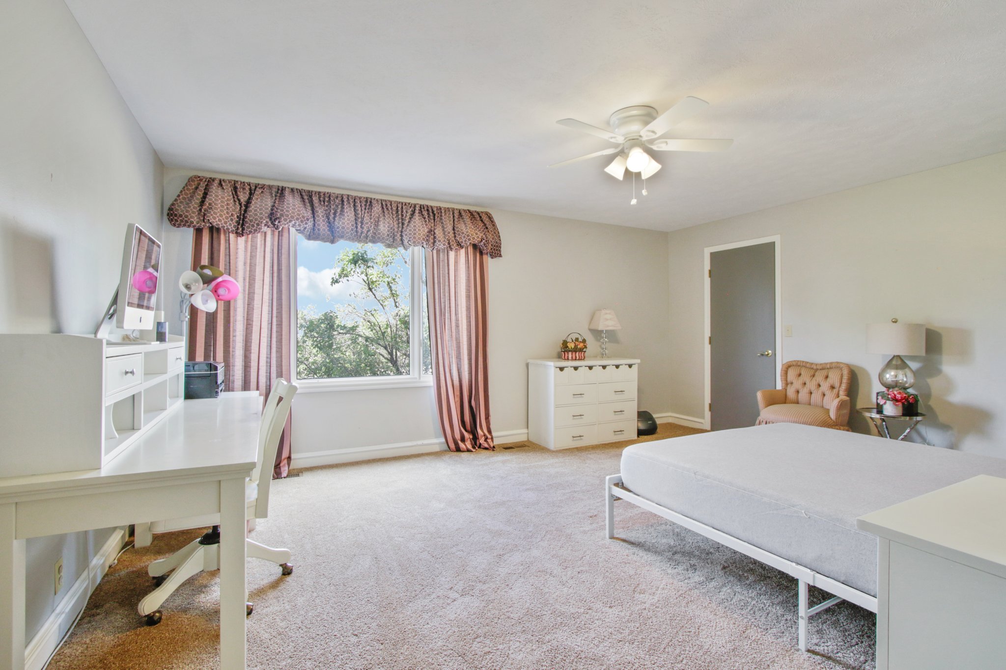 E Long Ave-S1809-044.jpg