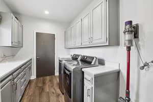 E Long Ave-S2509-1-001.jpg